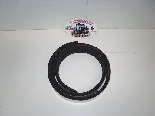 Lower windshield Frame Seal, Scout 80